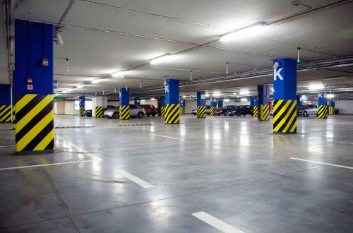Pulidos y Abrillantados de suelos en Parking en el Bages